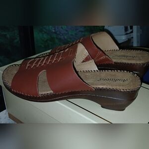 NIB Women's Auditions "Rhonda" OfLeather Sandals Sz 6